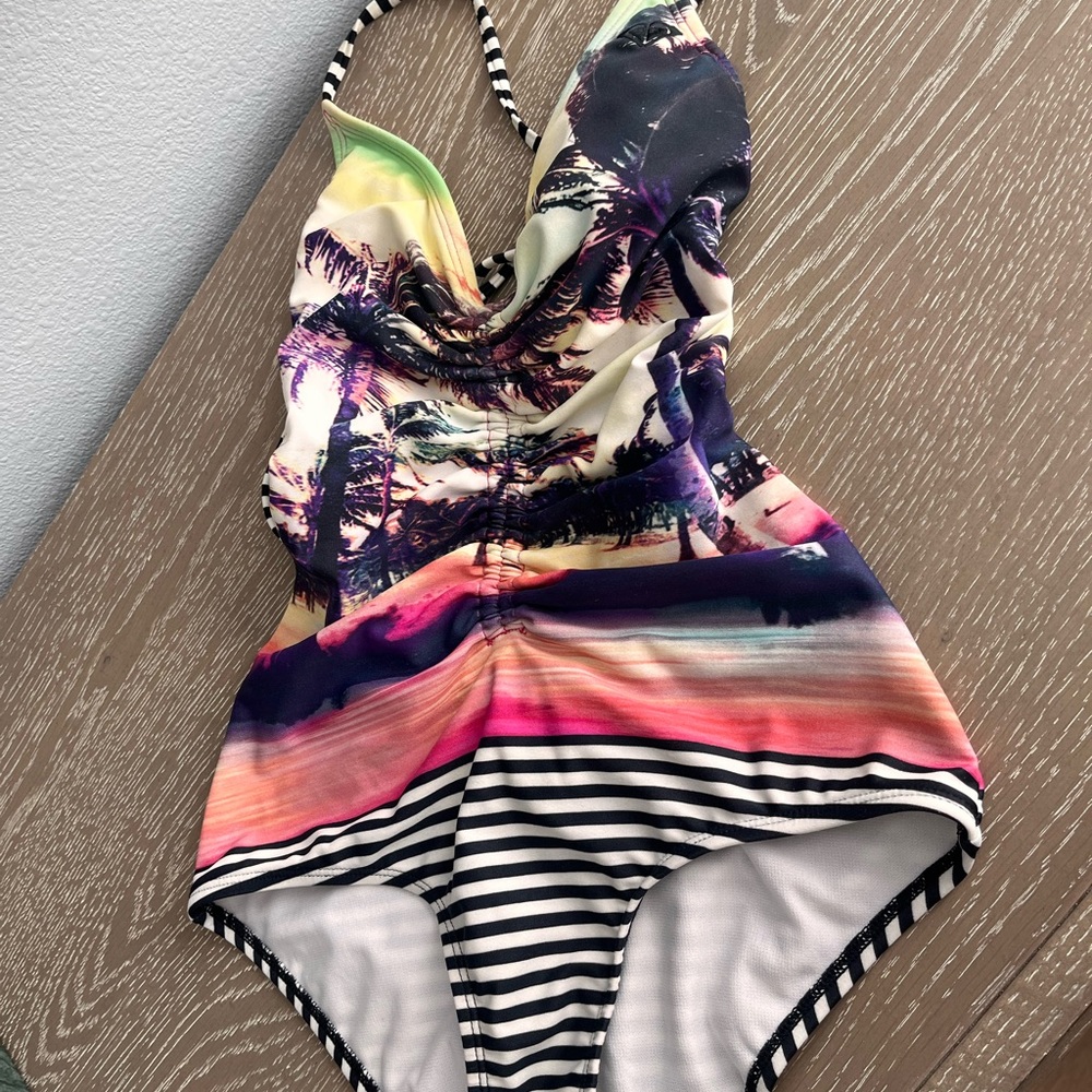Roxy One Piece Swimsuit Size Small